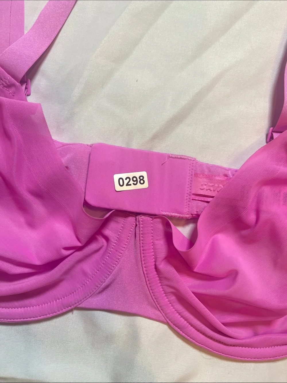 SKIMS Vibrant Pink Underwire Bra - Picture 5 of 5